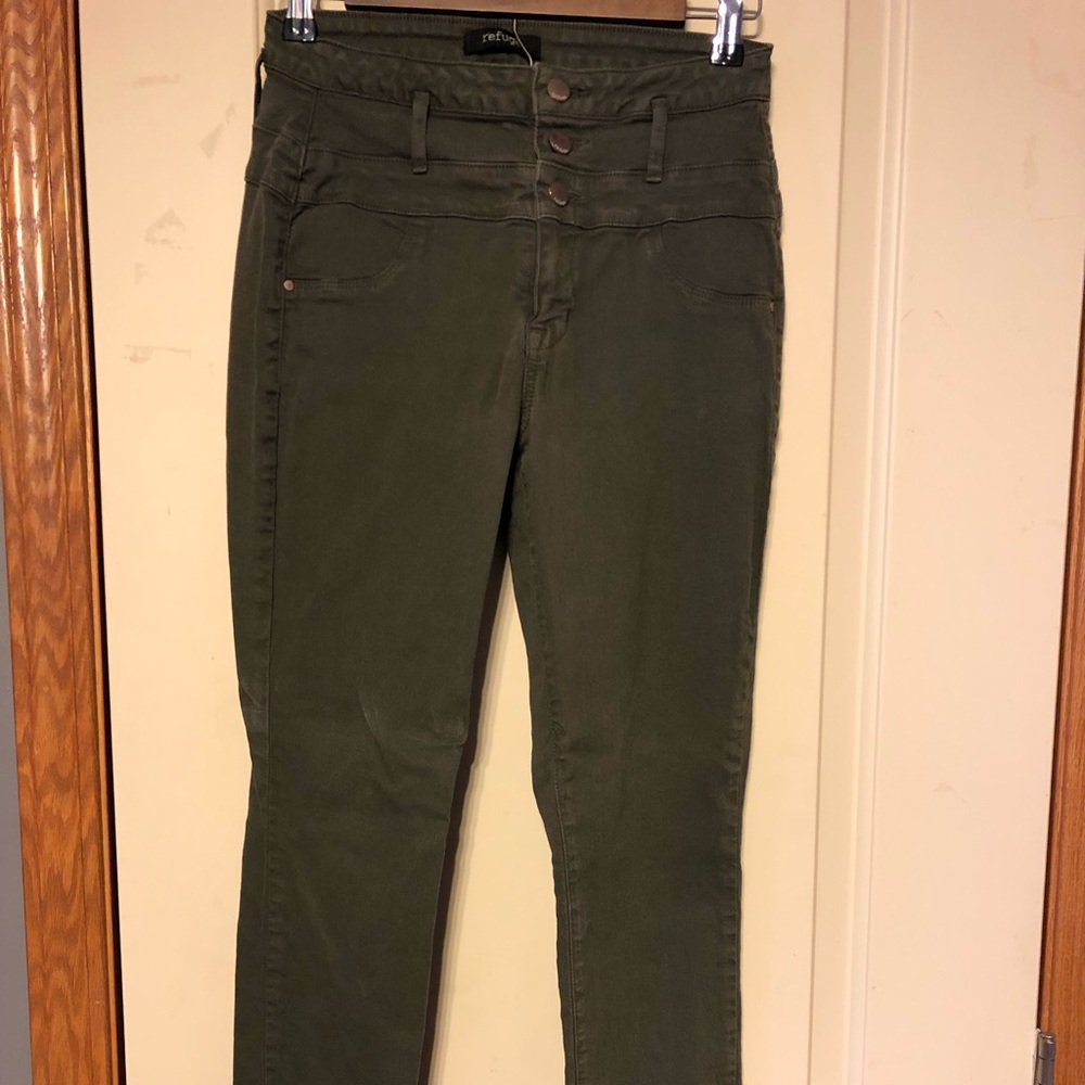 REFUGE ARMY GREEN HIGHWAISTED JEAN